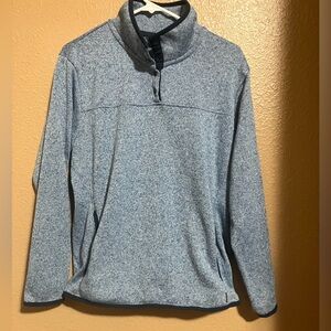Like new woman’s Eddie Bauer pull over.